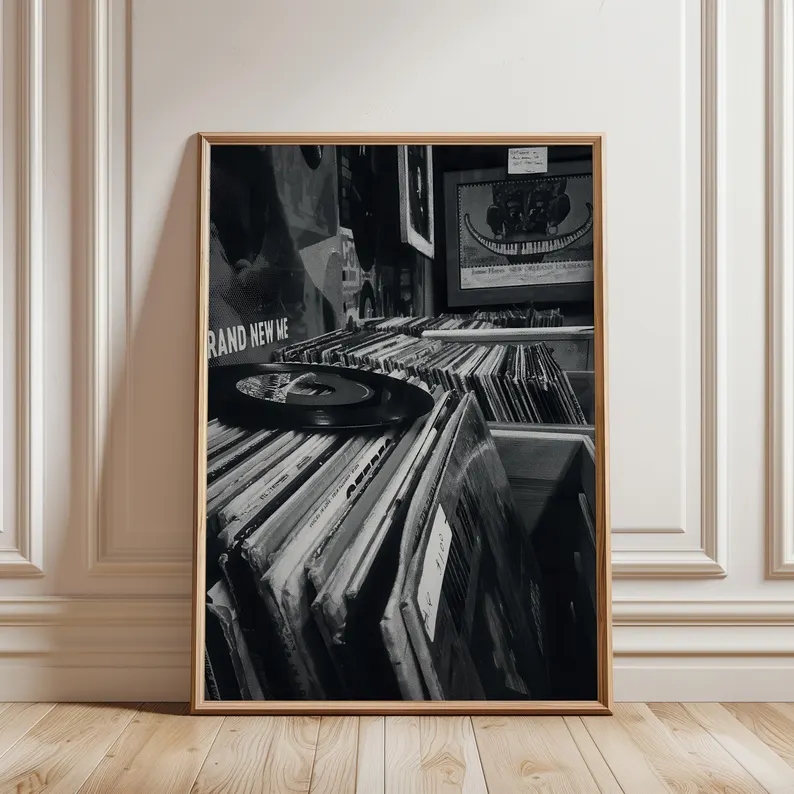 Home Decor White - Modern Vinil Plak Mağazası Siyah Beyaz