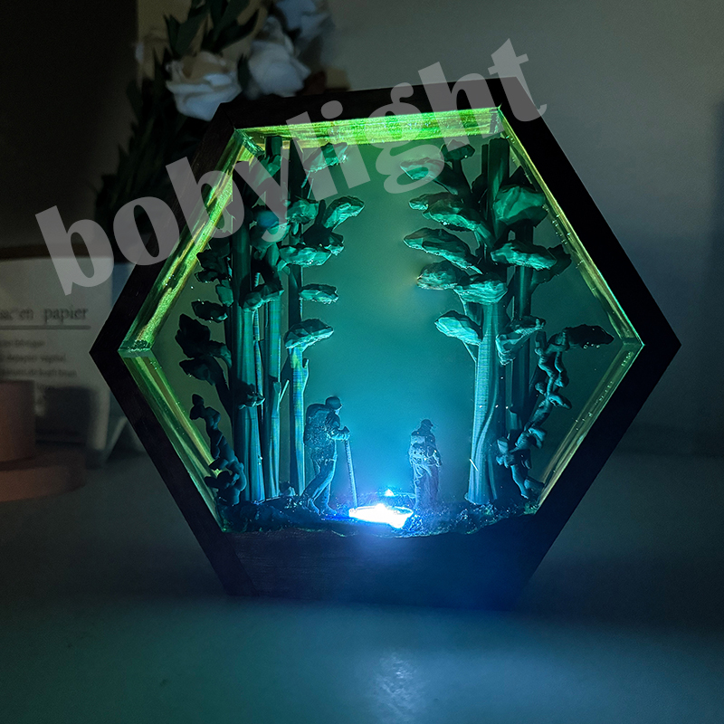 Home Decor Resin - Yürüyüşçü Figürü Masa Reçine Lambası Yağmur